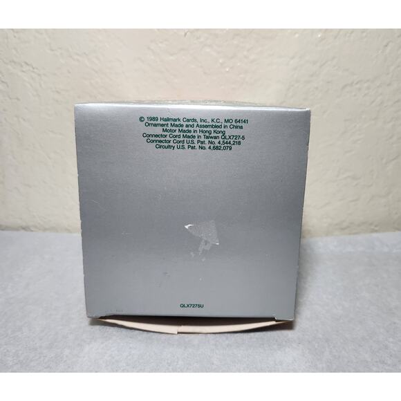 Hallmark Keepsake Vintage Magic Ornament Metro Express Light & Motion 1989 - Picture 7 of 9